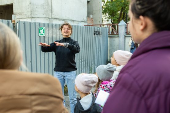 Marija Nemčenko ir „Herojaus“ mokyklos mokiniai_Gintarė Žaltauskaitė